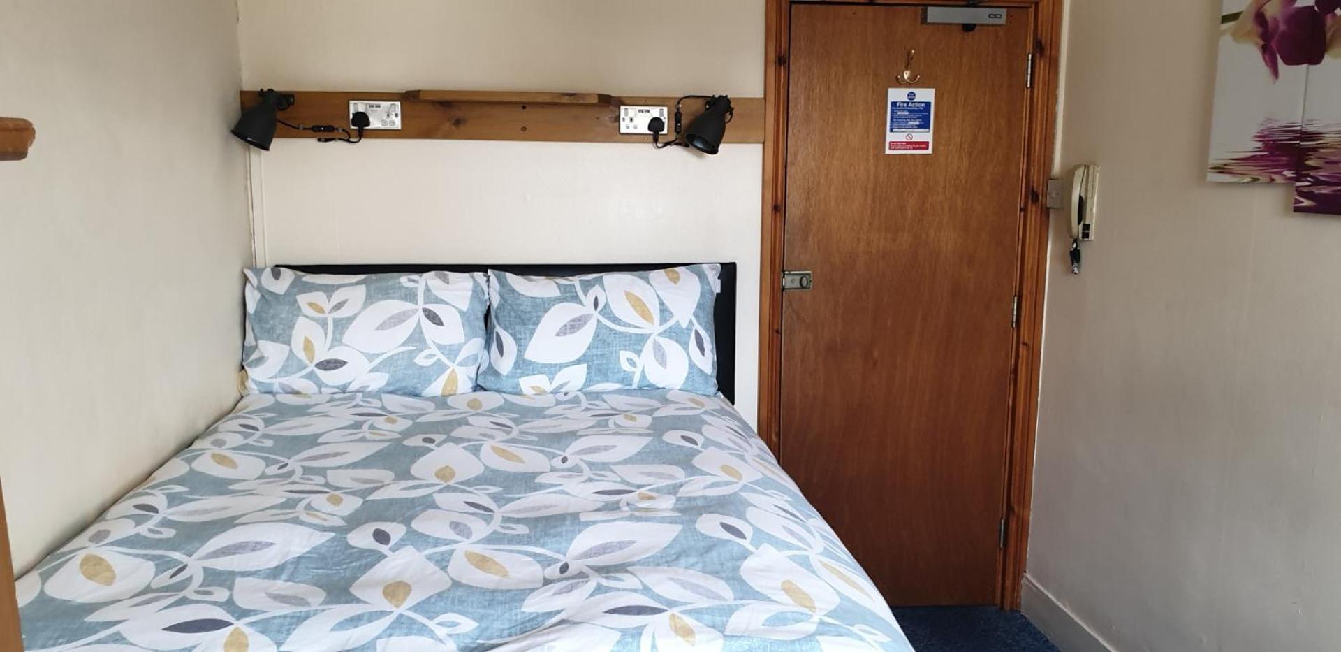 Barmy Badger Backpackers Hostal *