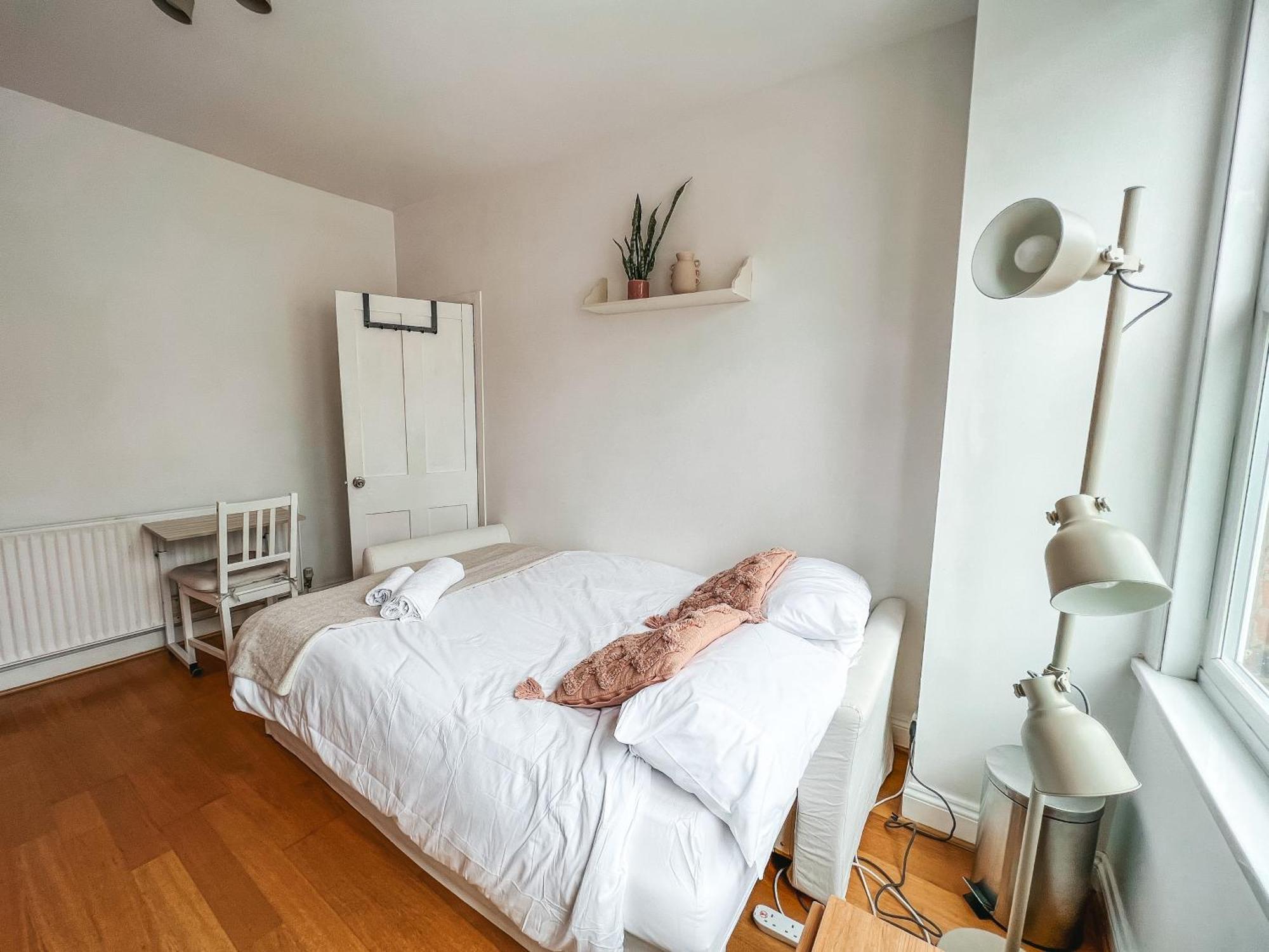 Appartement Gorgeous 3 Bed With Garden Office By Staybynumbers