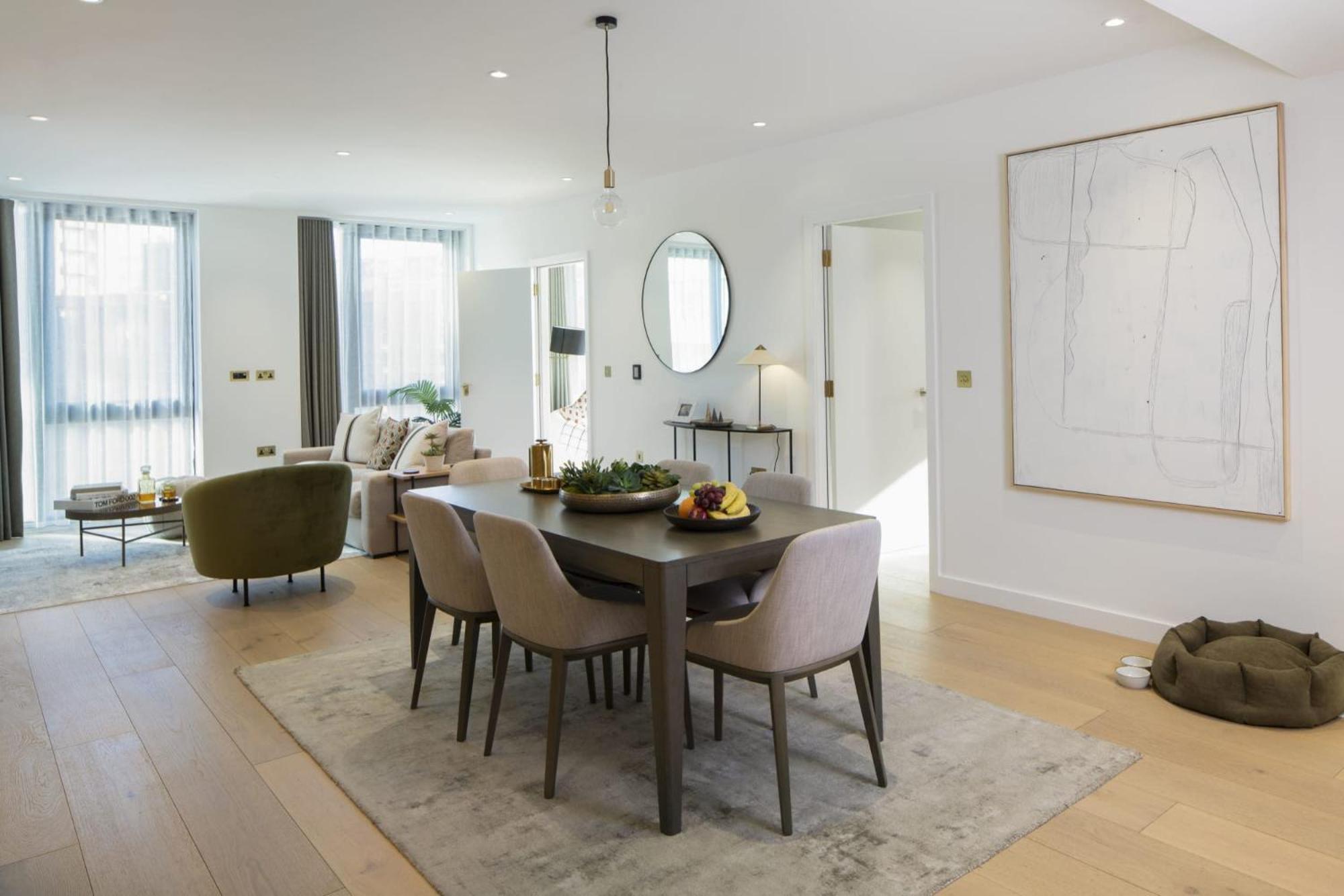 Modern At Enclave Located In Central * Londen