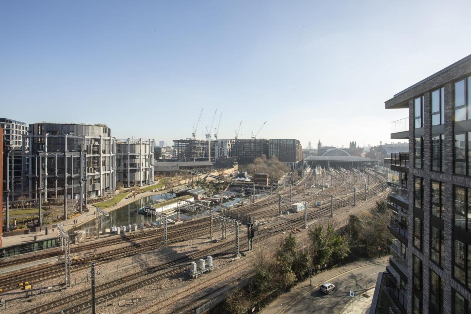 Modern At Enclave Located In Central