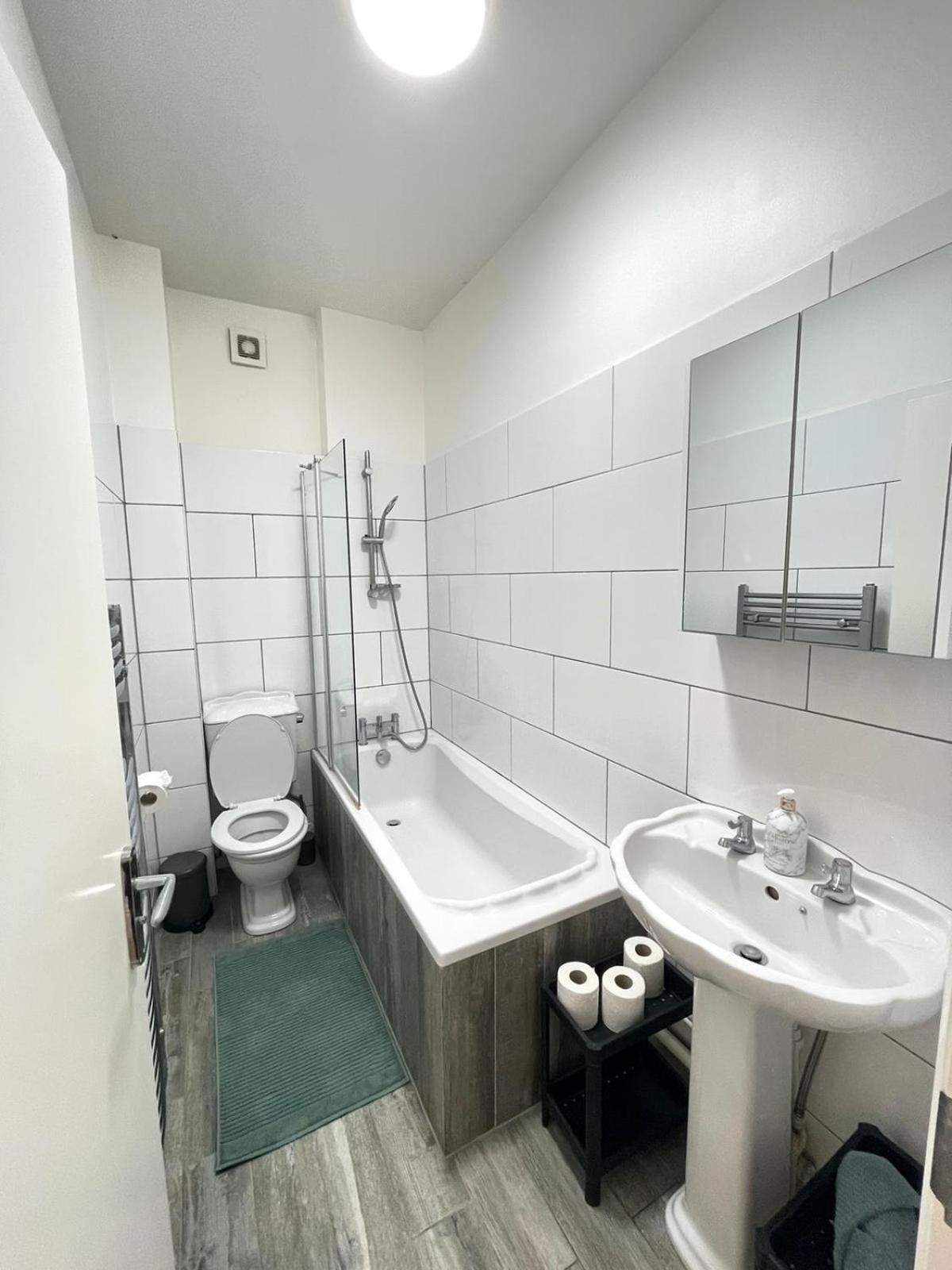 King's Cross Apartment *