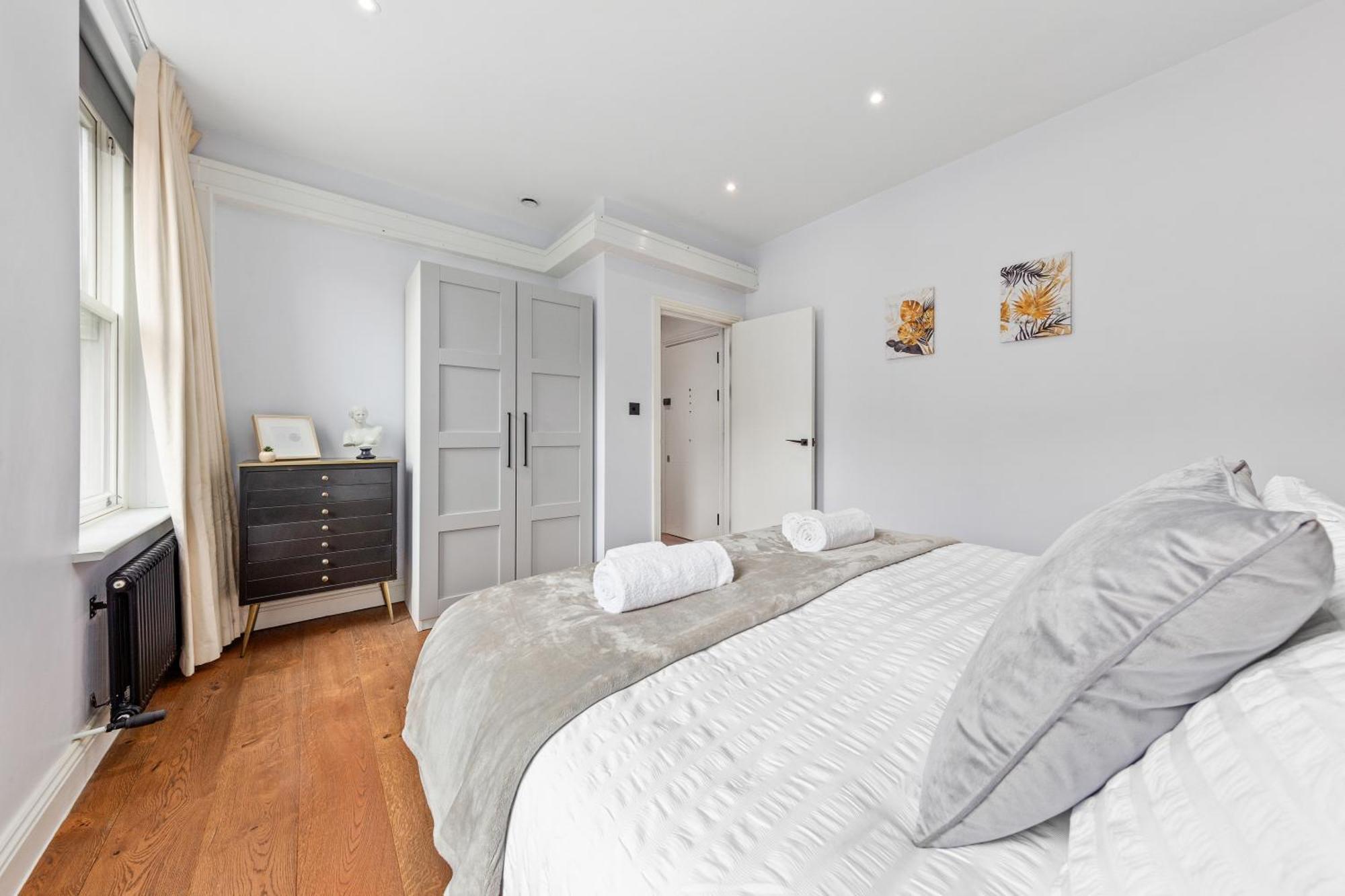 Stylish 2 Bedroom In Westminster Sleeps 5 With Ac Londen