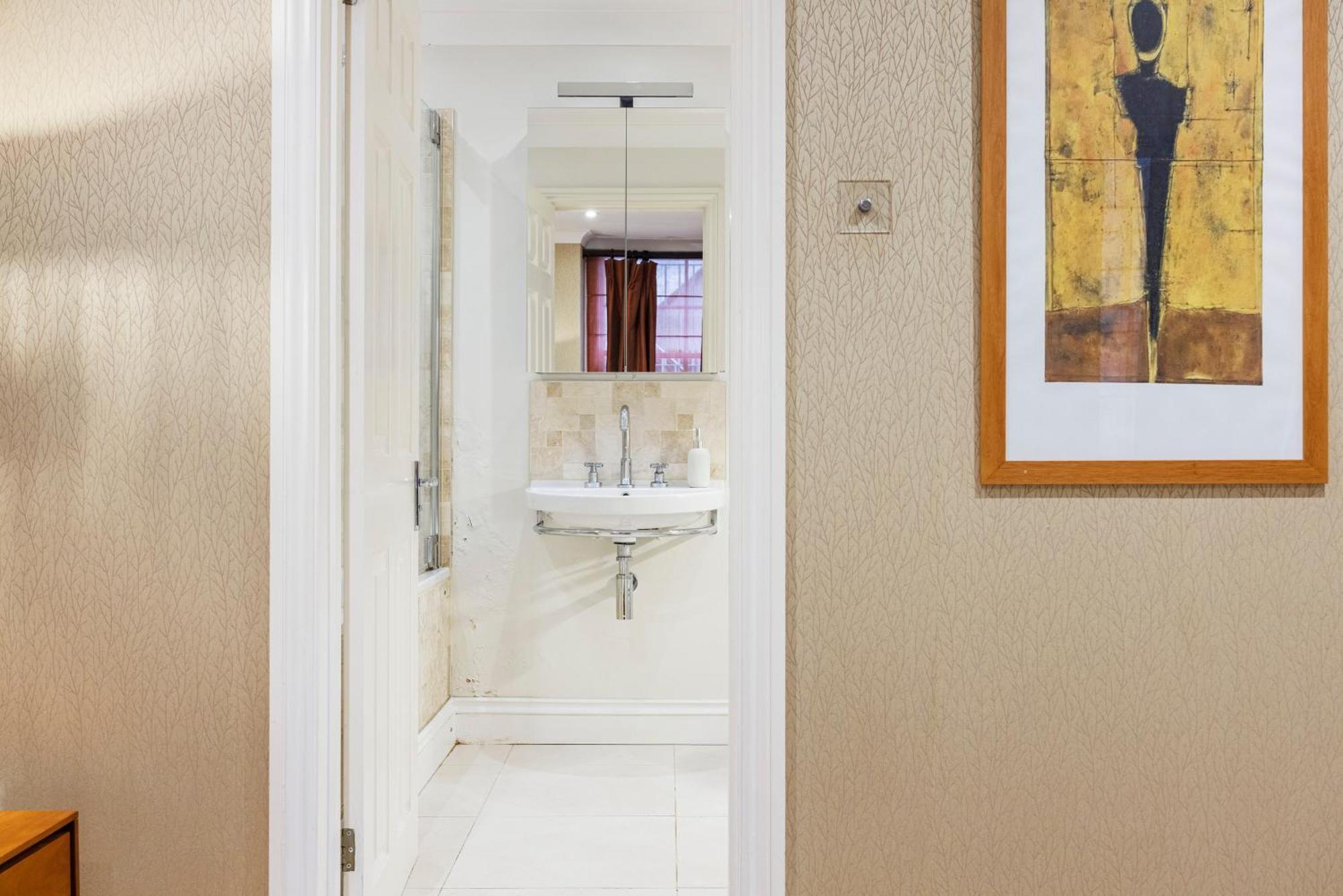 Hyde Park Hideaway Sleeps 6 Appartement Londen