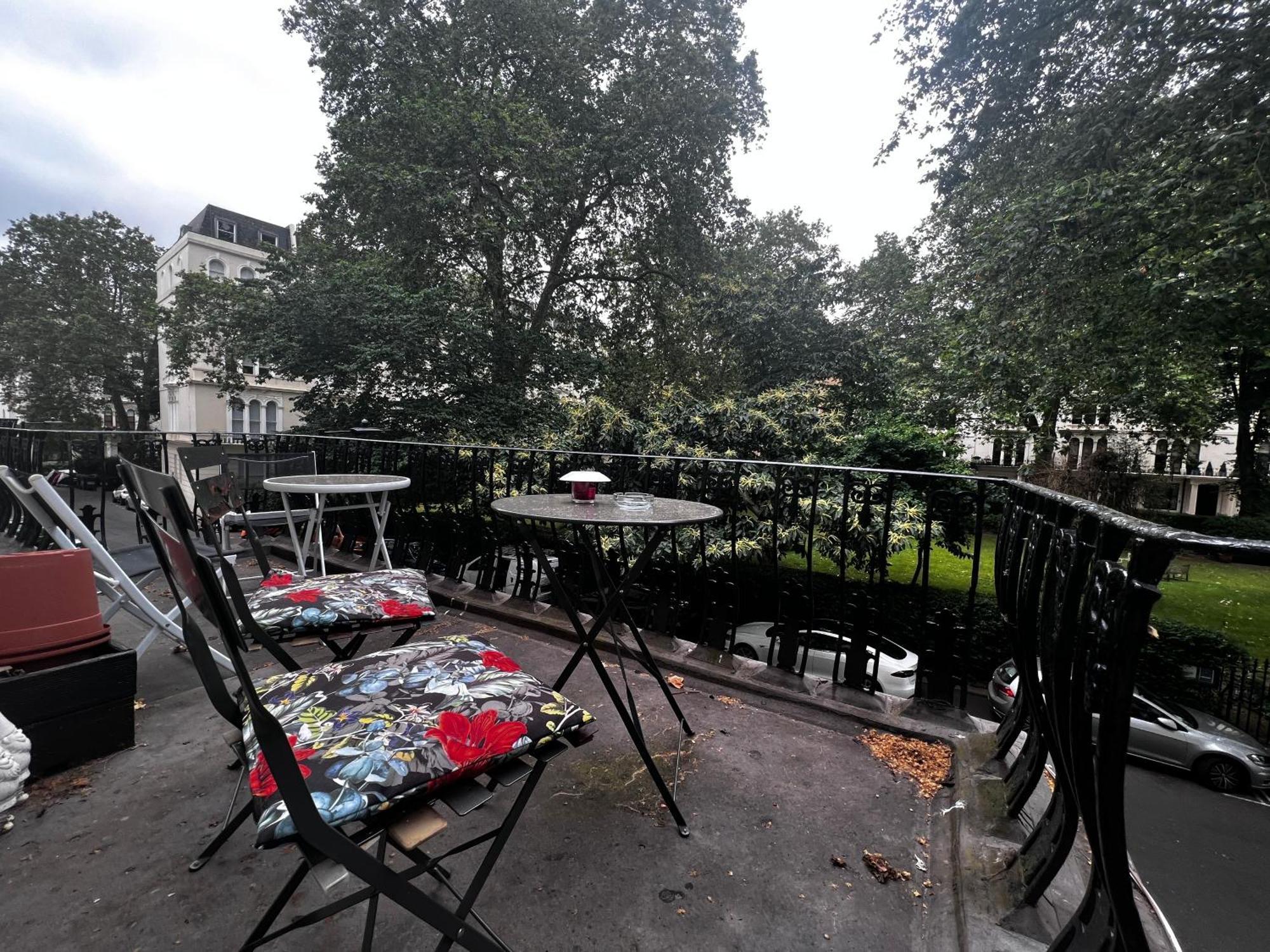 Hyde Park Has Private Balcony With Tranquil Garden View * Londen