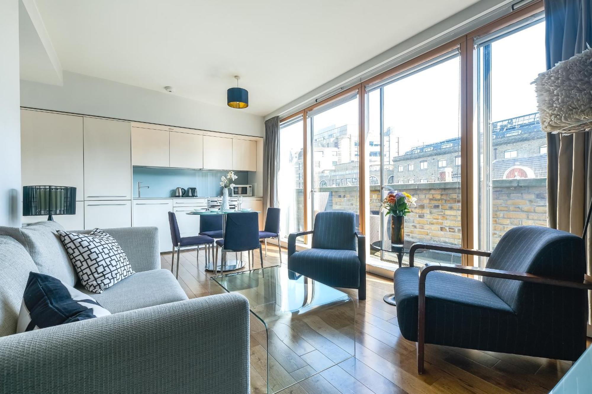 Apartahotel Servised On Artillery Lane 4*