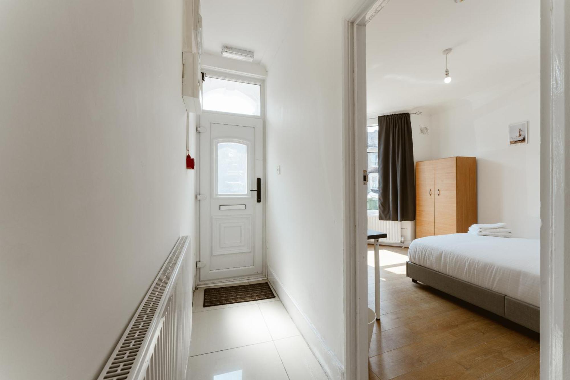 Plaistow Cosy Double - 8 *