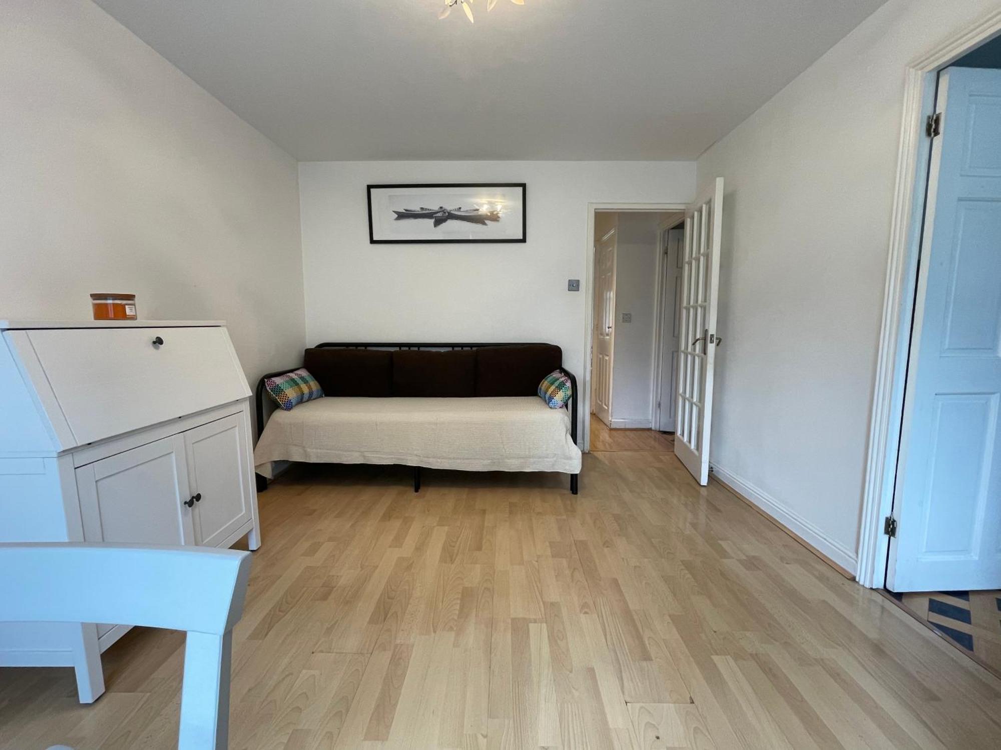 Surrey Docks Se16 Near Canada Water N Easy Access Canary Wharf Londen
