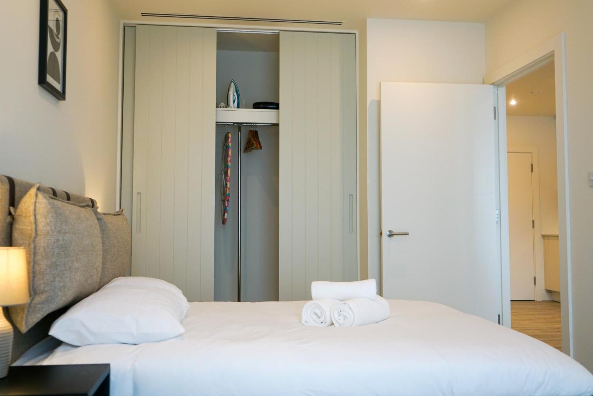 One And Two Bedroom At Coppermaker Square In Lively Stratford Aparthotel