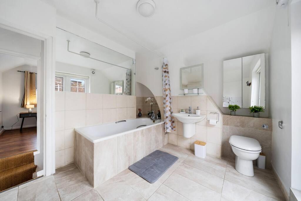 Charming In Hampstead Heath Holiday home
