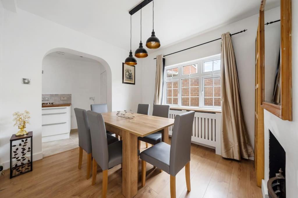 Charming In Hampstead Heath