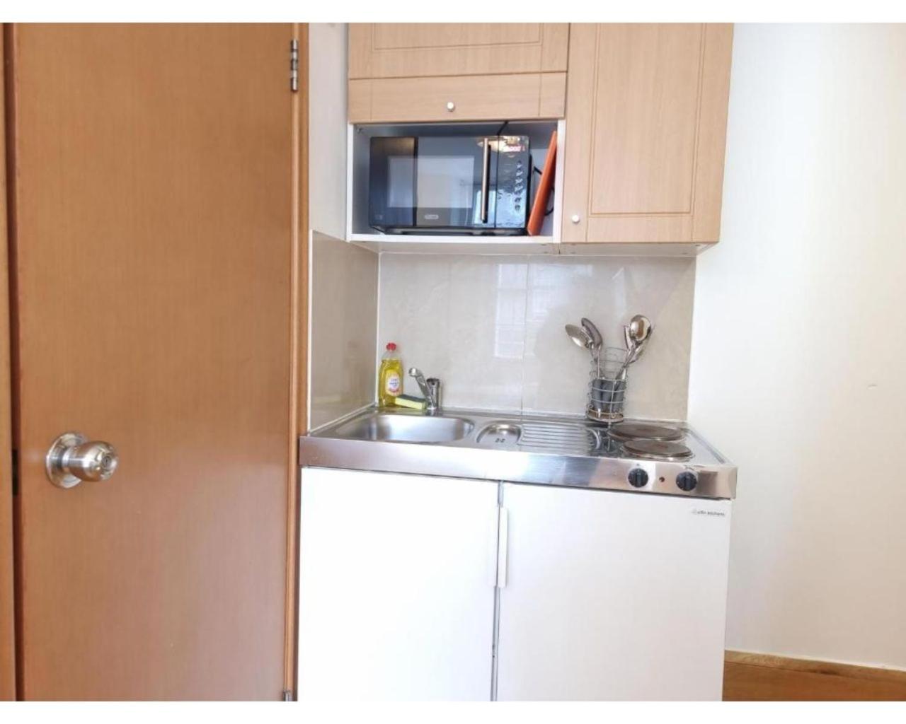 80 Inverness Terrace Apartment *