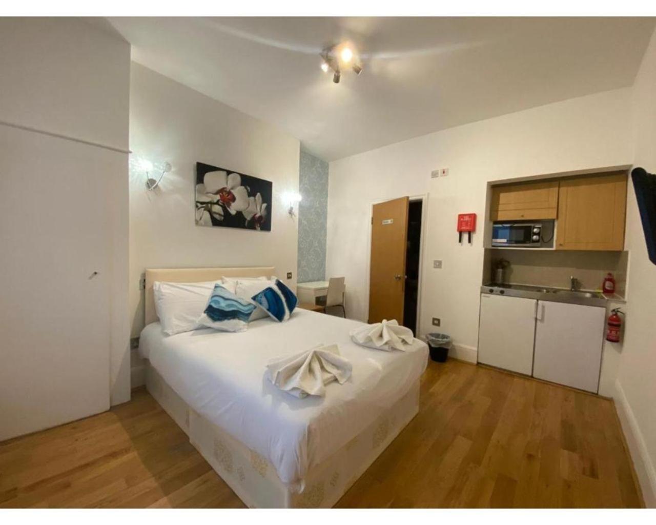 80 Inverness Terrace *