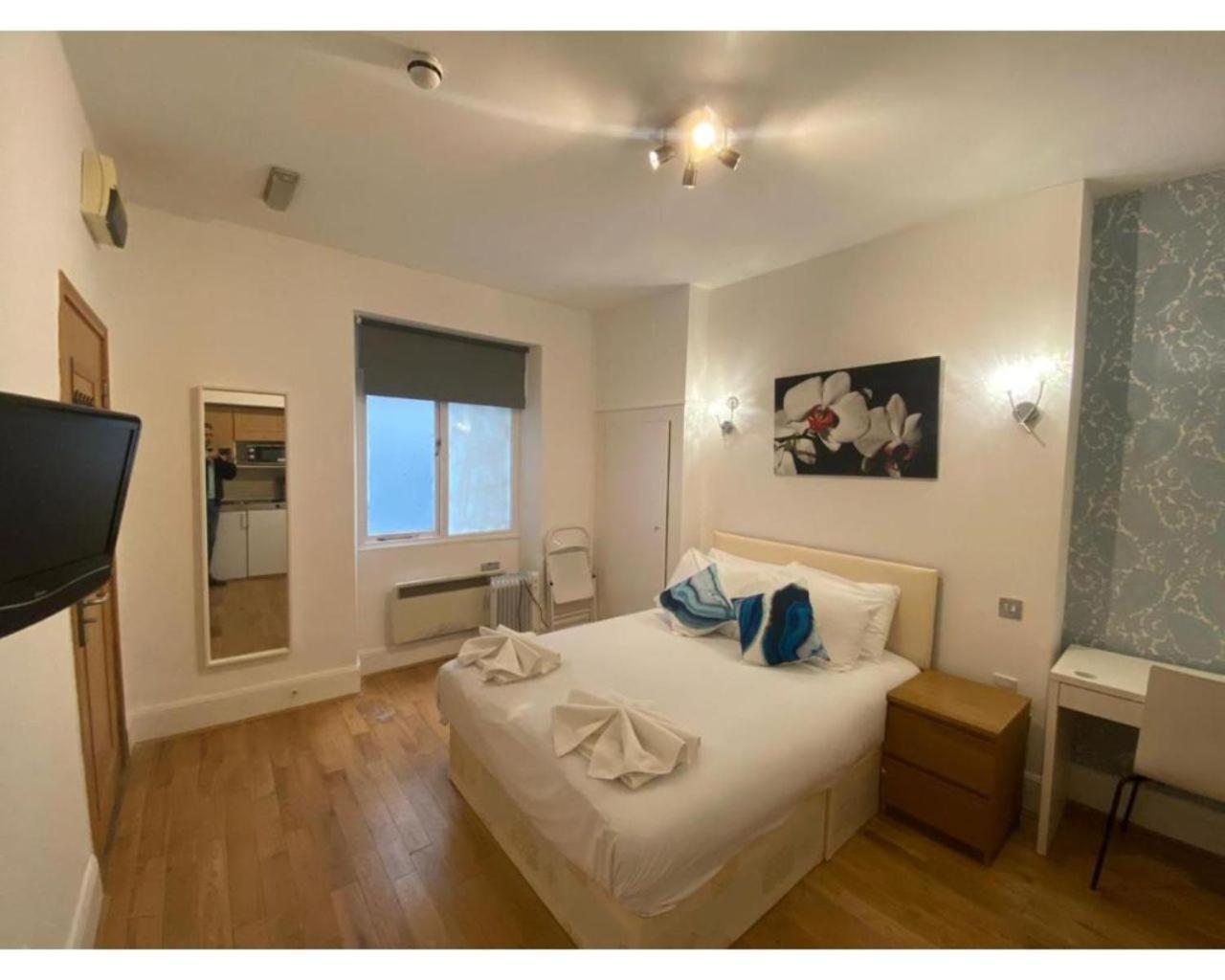 80 Inverness Terrace London