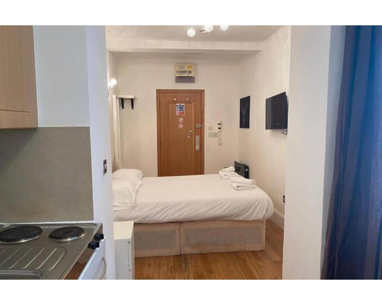 80 Inverness Terrace