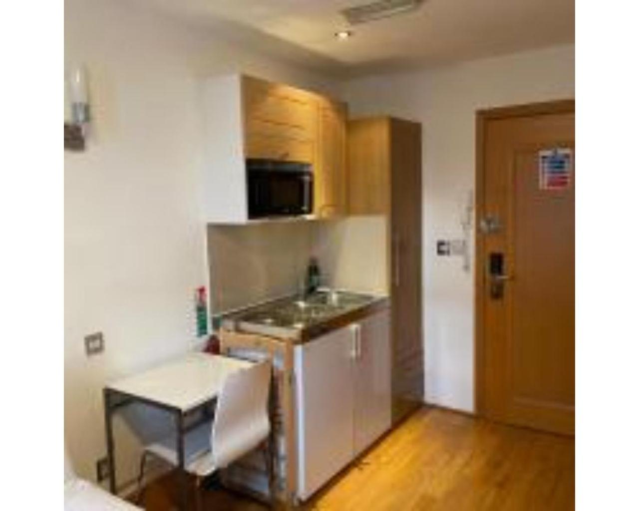 Apartment 80 Inverness Terrace London