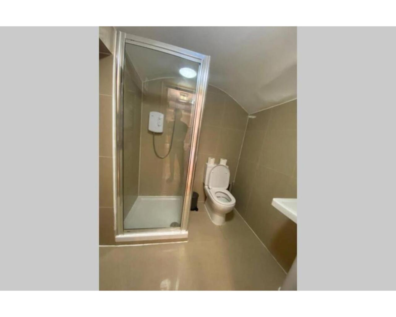 80 Inverness Terrace * London