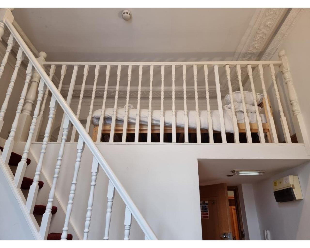 Apartment 80 Inverness Terrace London