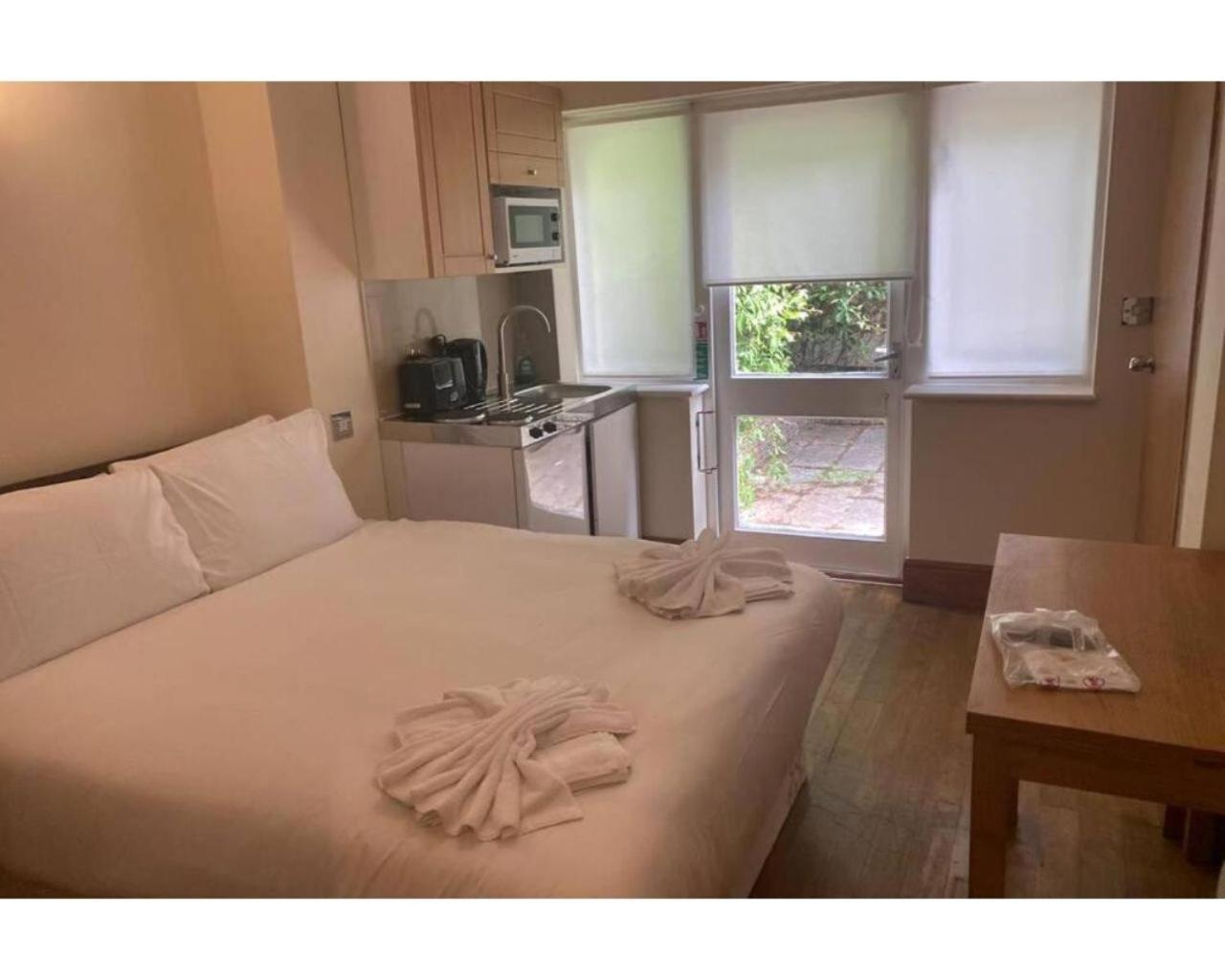 80 Inverness Terrace * London
