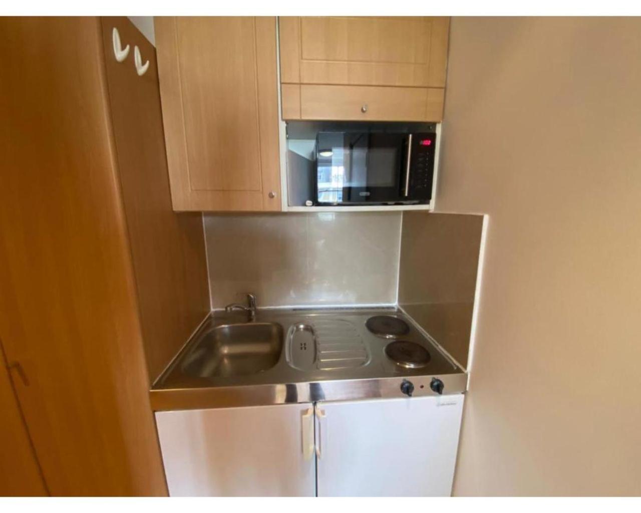 80 Inverness Terrace Apartment