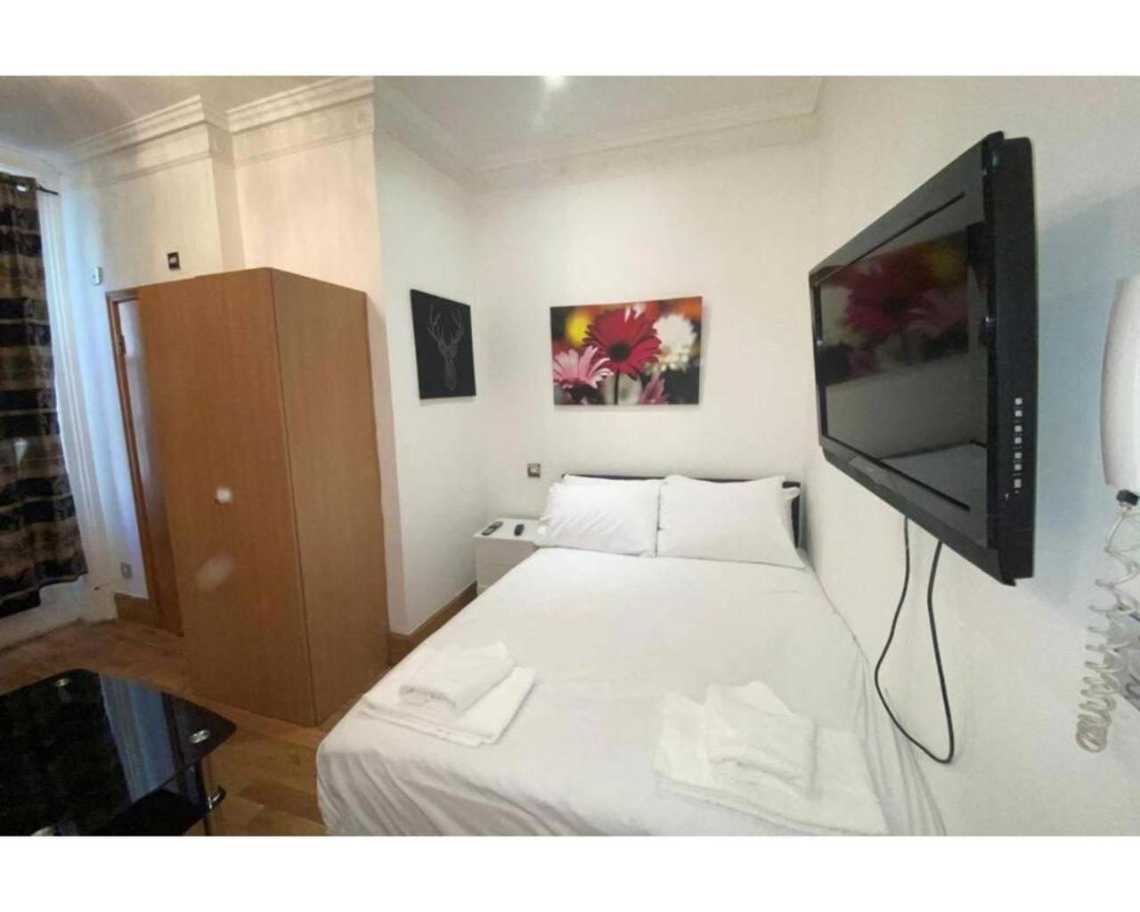 80 Inverness Terrace *
