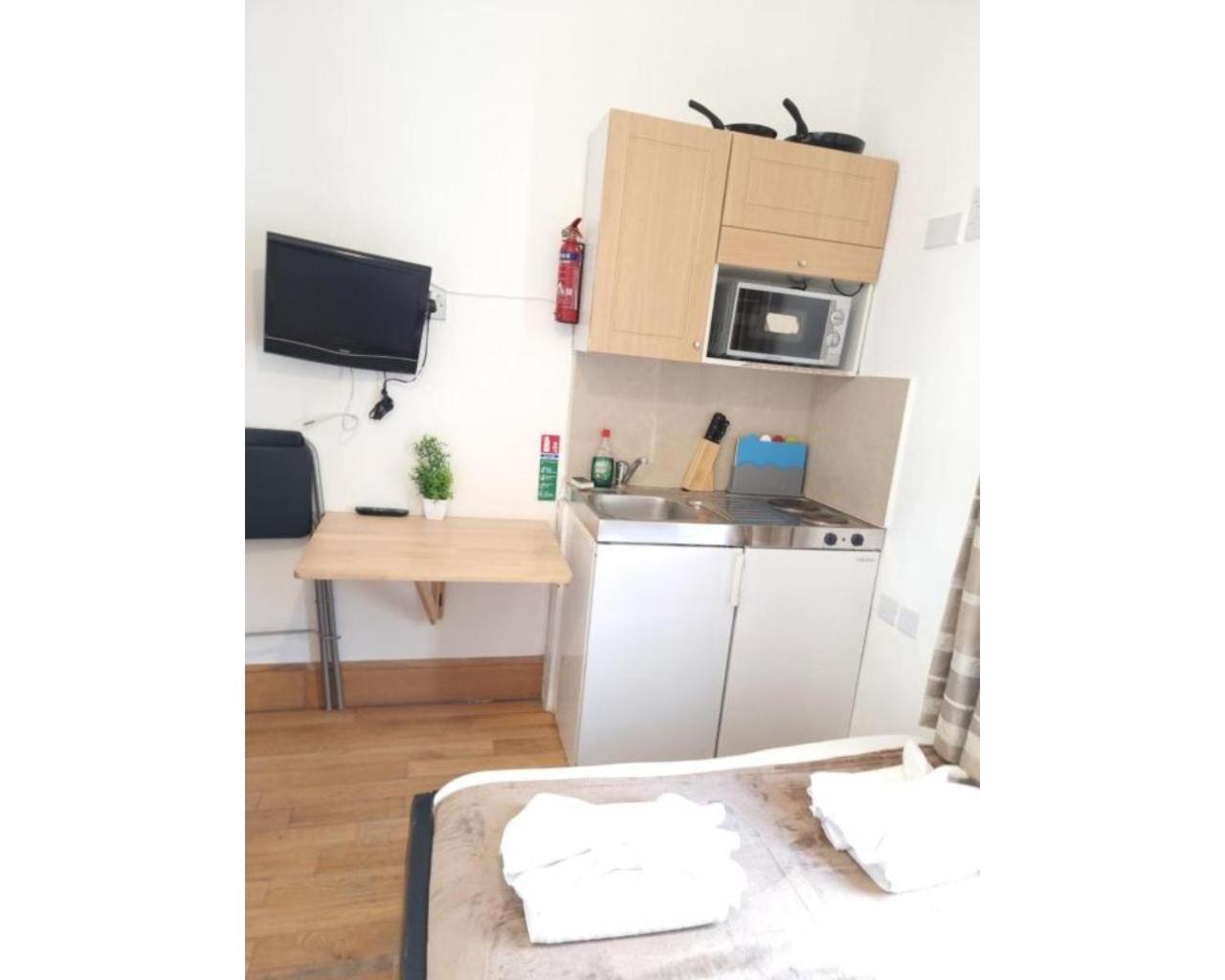 80 Inverness Terrace * London