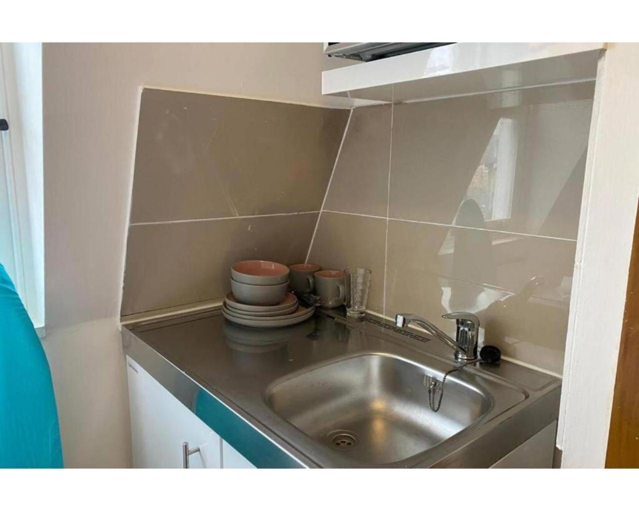 80 Inverness Terrace Apartment