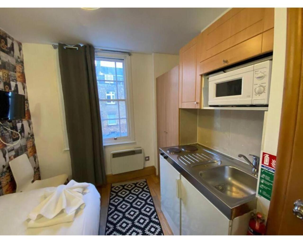 Apartment 80 Inverness Terrace *
