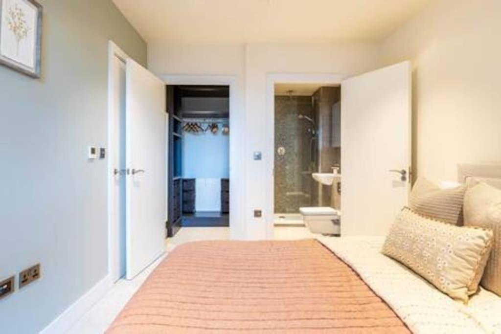 Apartment The Battersea Pad