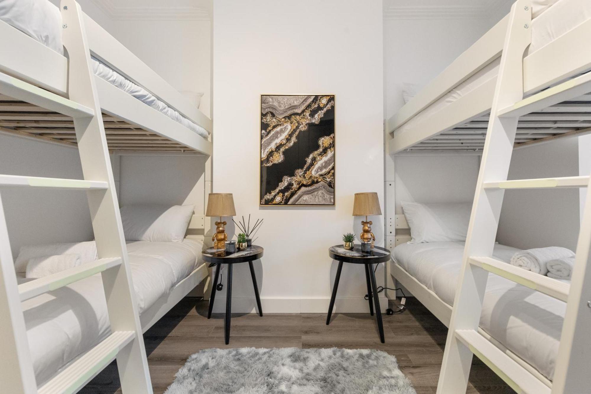 Modern 2 Bedroom 3 Min Walk To Tube Station Leilighet