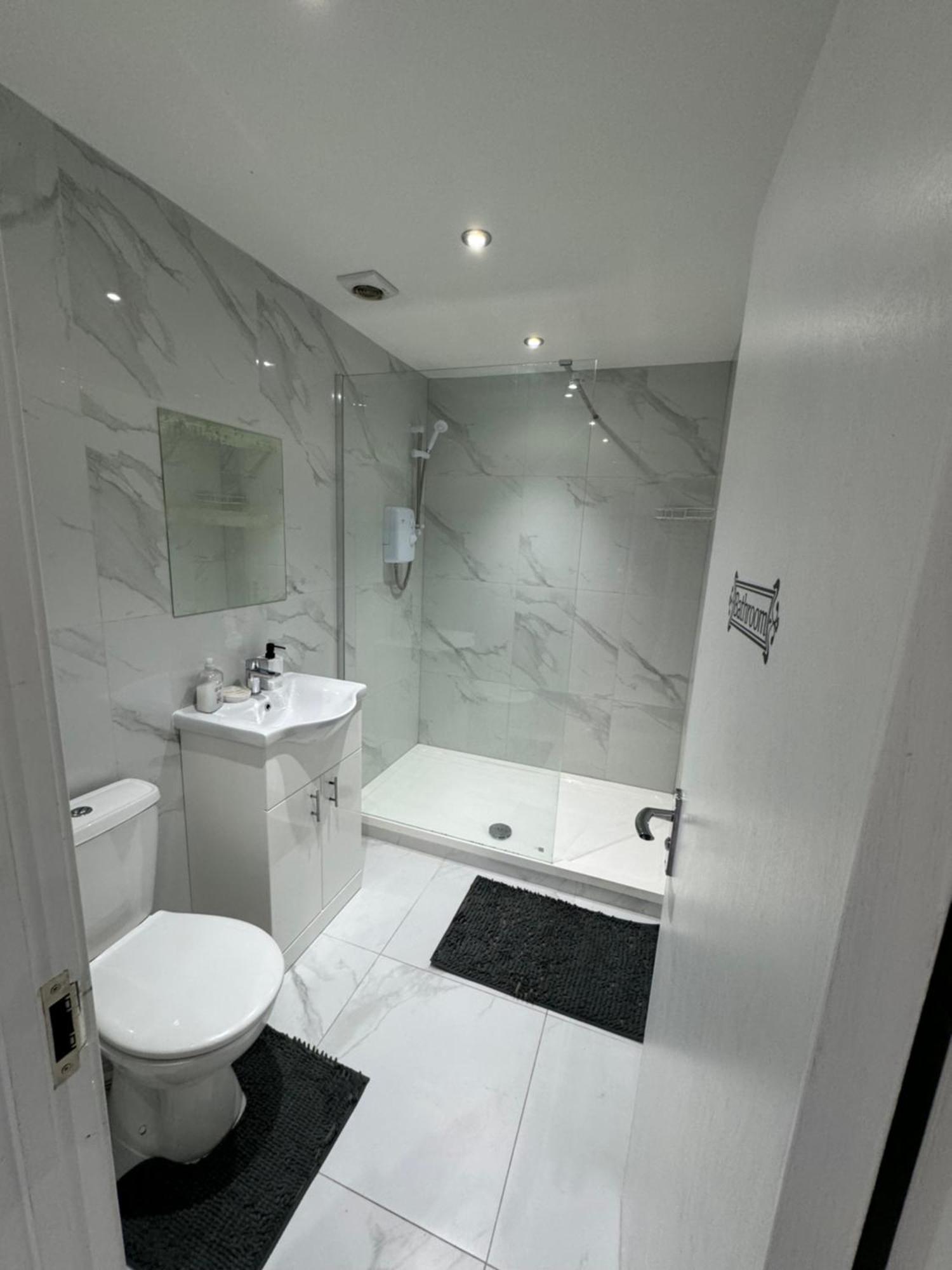 Leilighet Fully Furnished 1 Bedroom Flat
