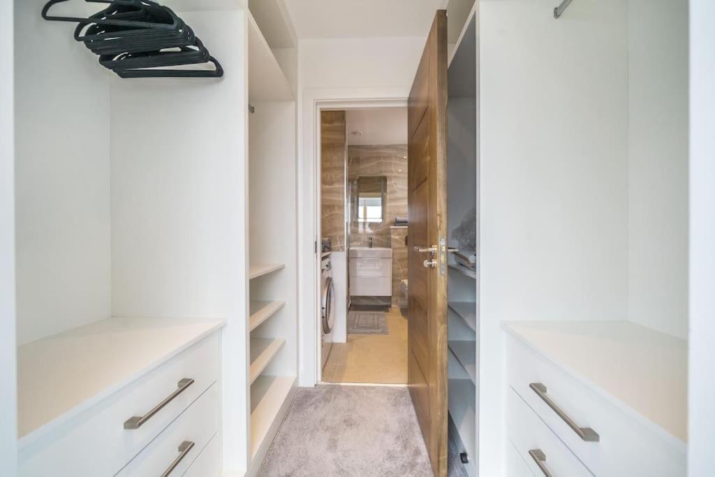 Apartment Amazing One Bedroom Penthouse In Wimbledon