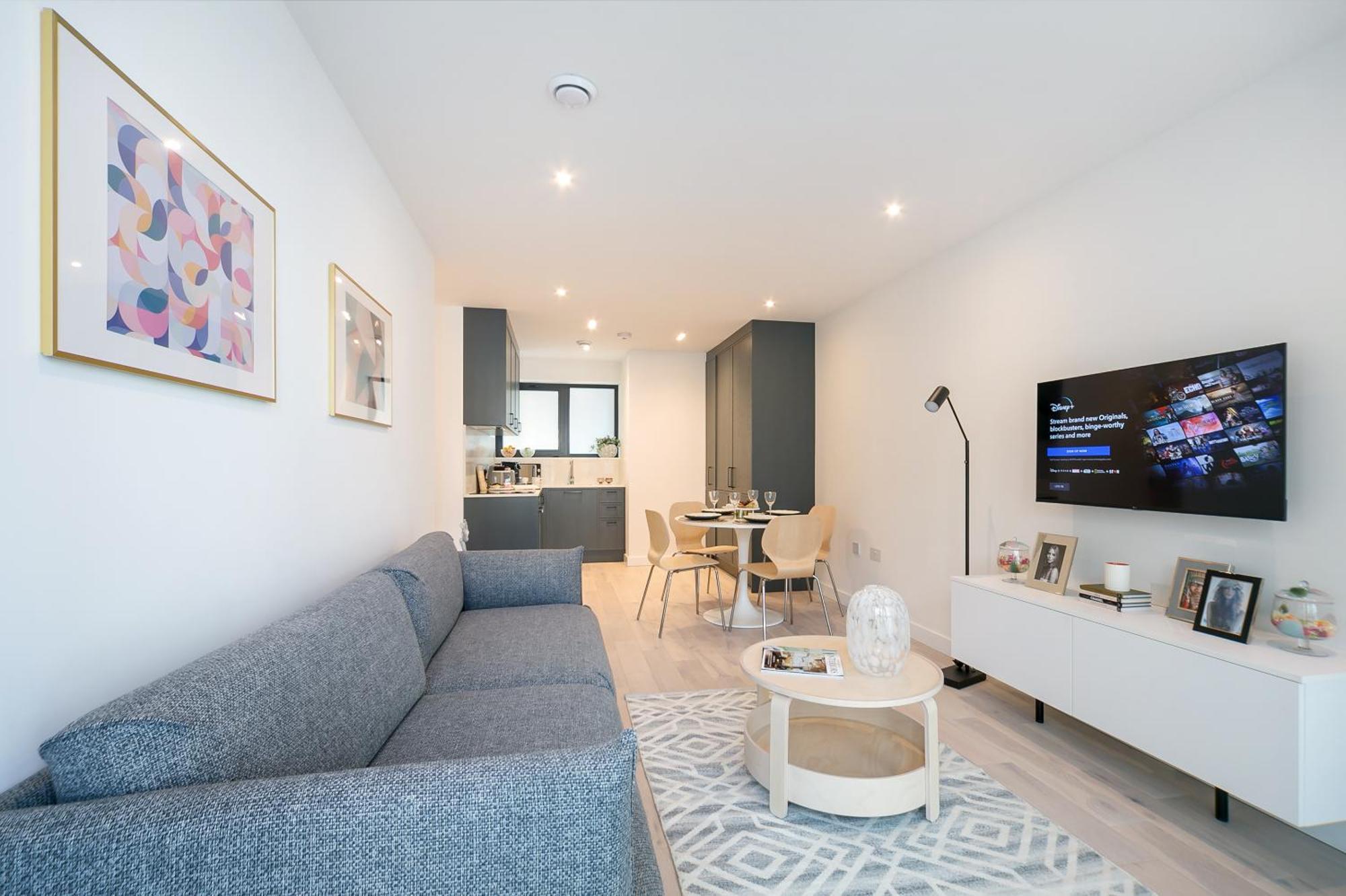 Urban Chic - Marine Apartment London