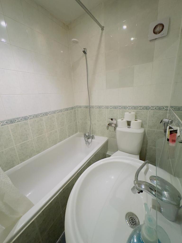 Bright Budget Studio In London