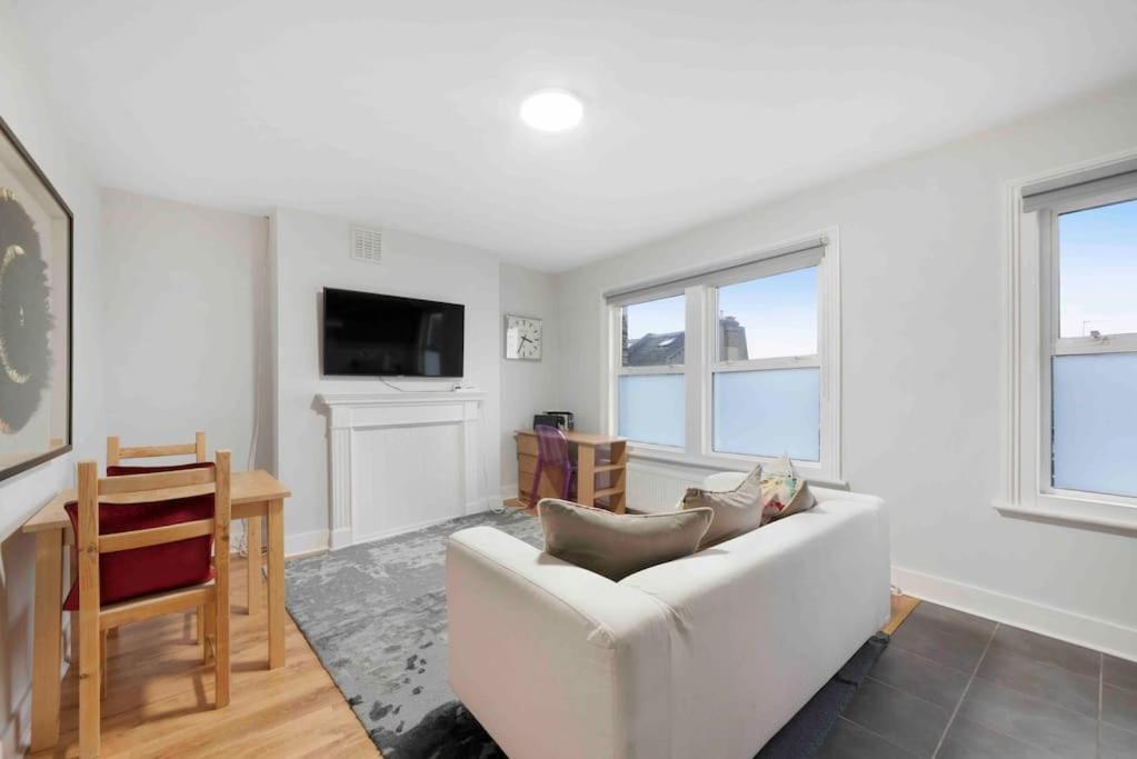 Apartment New 1 Bed Westfield/ Chiswick/ Hammersmith *
