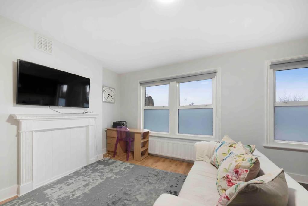 Apartment New 1 Bed Westfield/ Chiswick/ Hammersmith