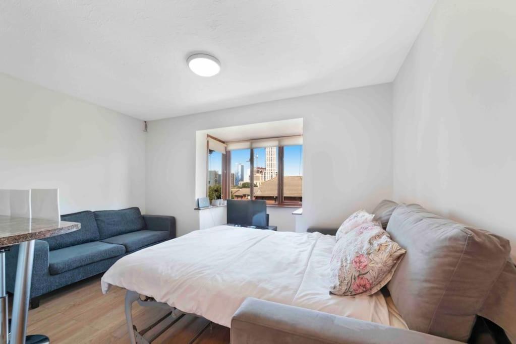 N.acton Quiet Cosy 1 Bed-private Free Parking * London