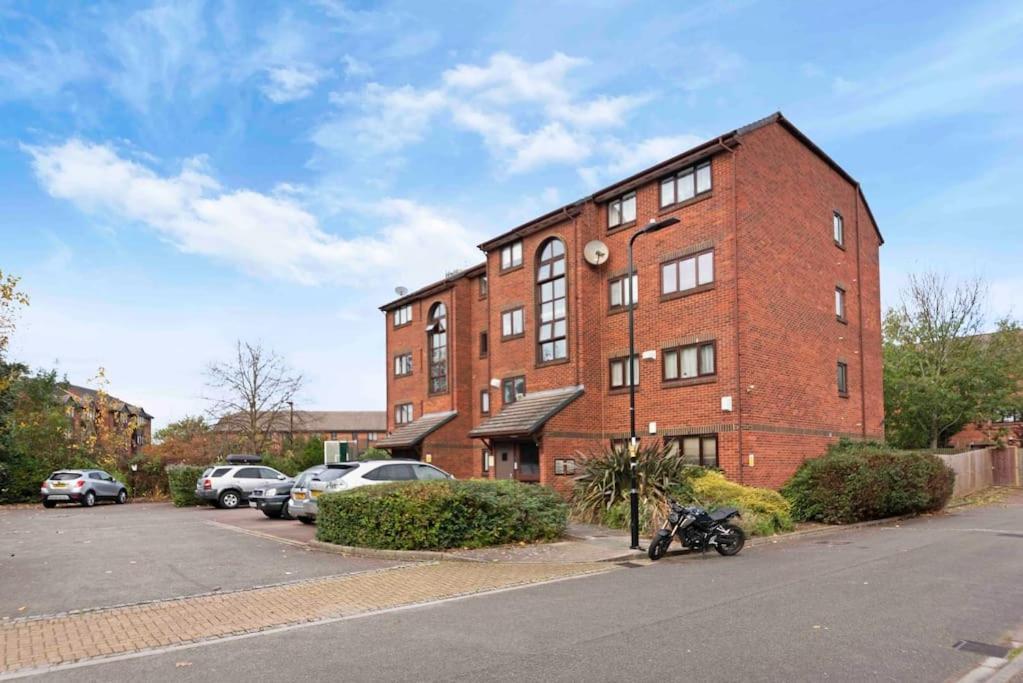 N.acton Quiet Cosy 1 Bed-private Free Parking *