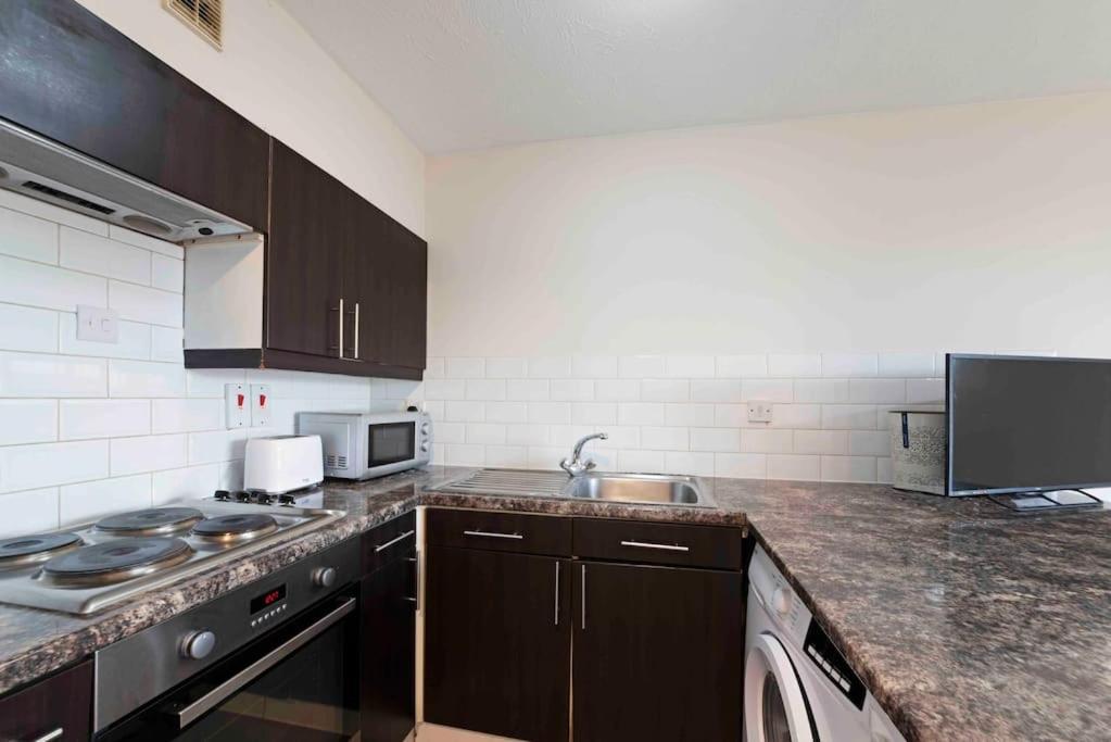 N.acton Quiet Cosy 1 Bed-private Free Parking Apartment *