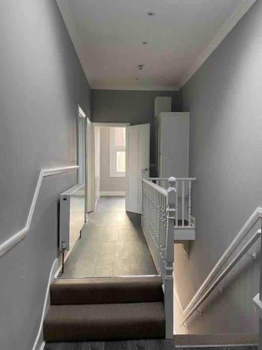 North Kensington Westfield 3 Bedroom New Deluxaprt * London
