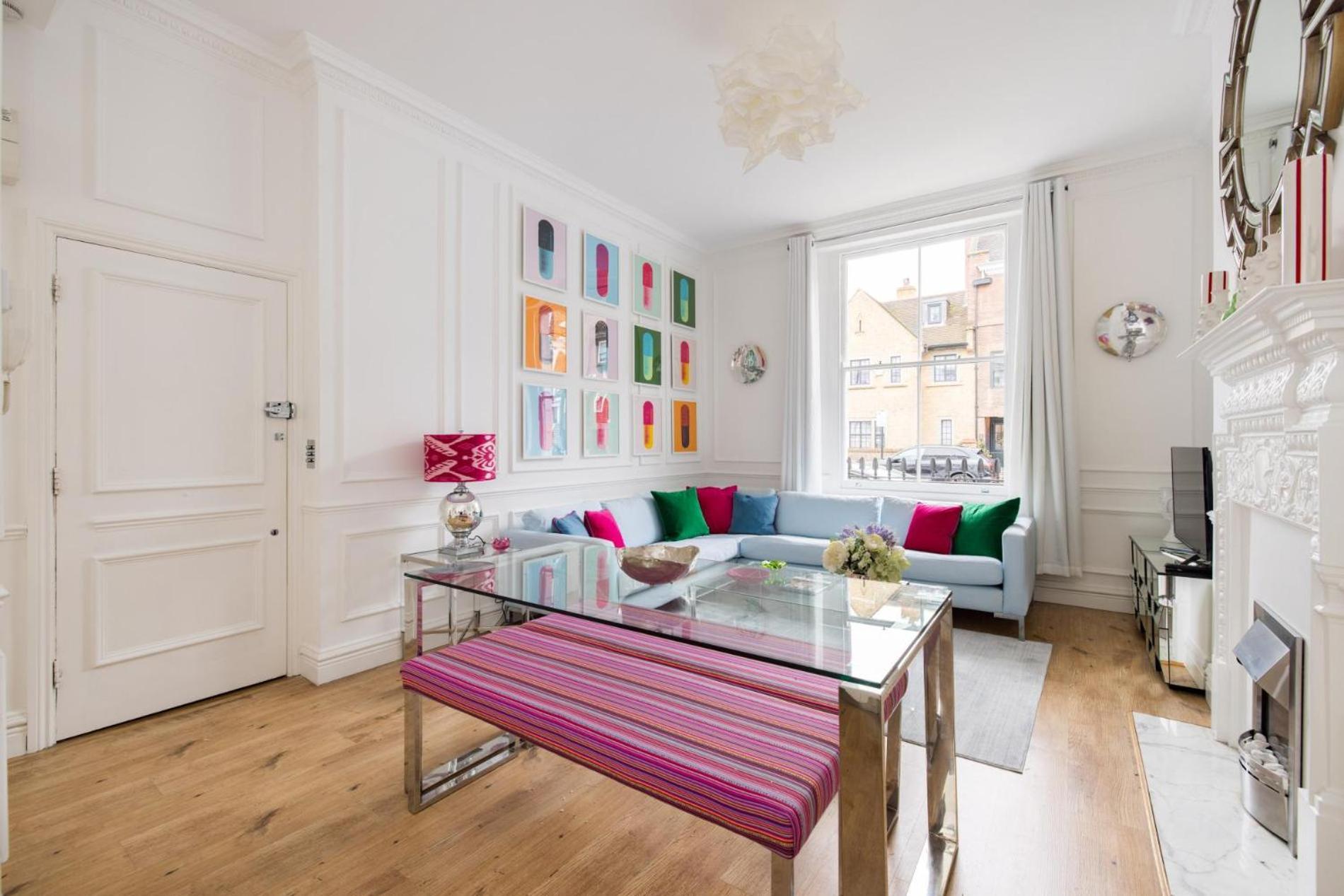 Cosy And Stylish Chelsea 2 Bedroom Flat
