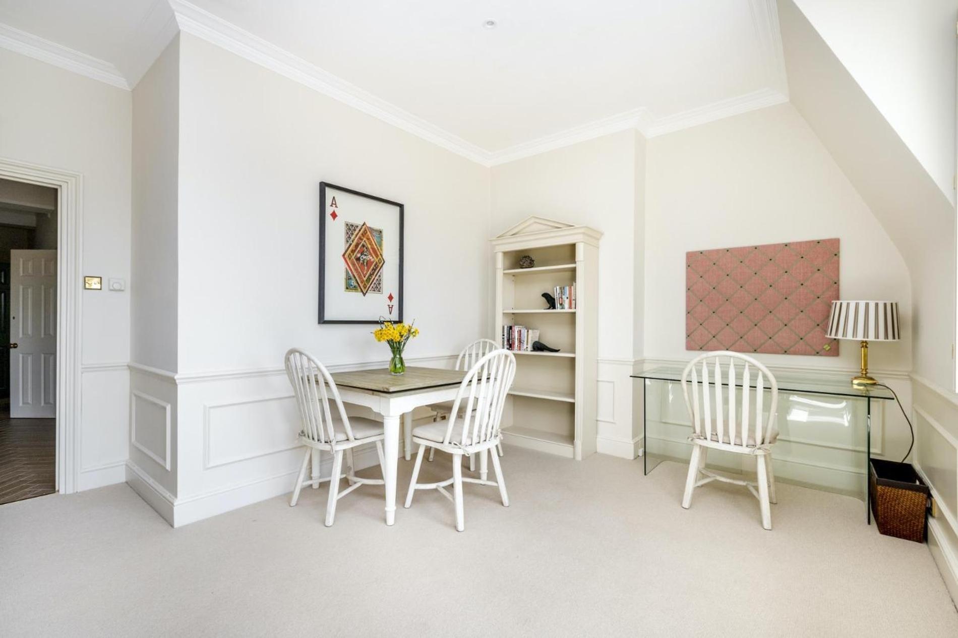 The Baby's Breath 2 Bedroom With Patio In Chelsea Apartment London