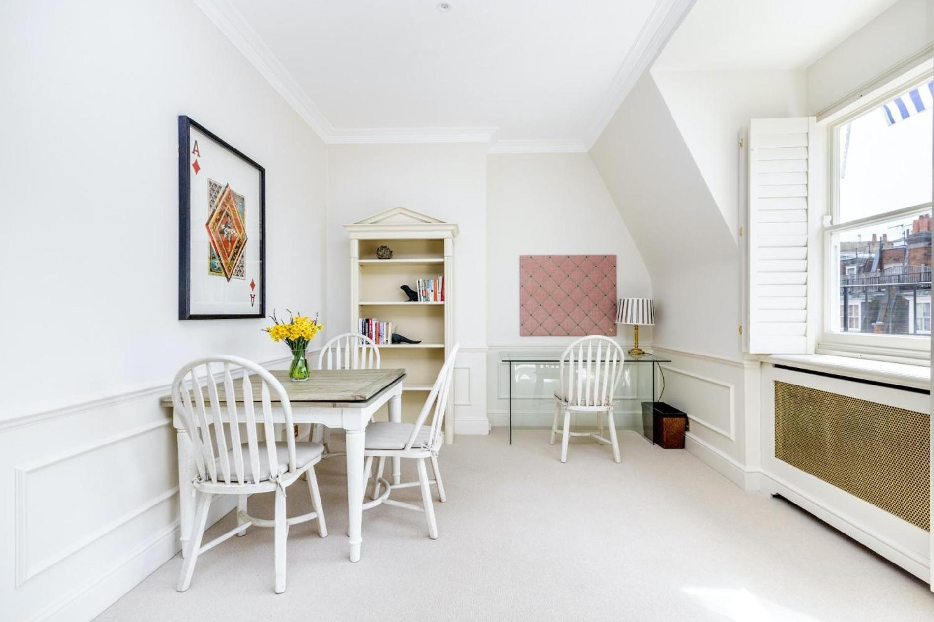 The Baby's Breath 2 Bedroom With Patio In Chelsea Apartment *