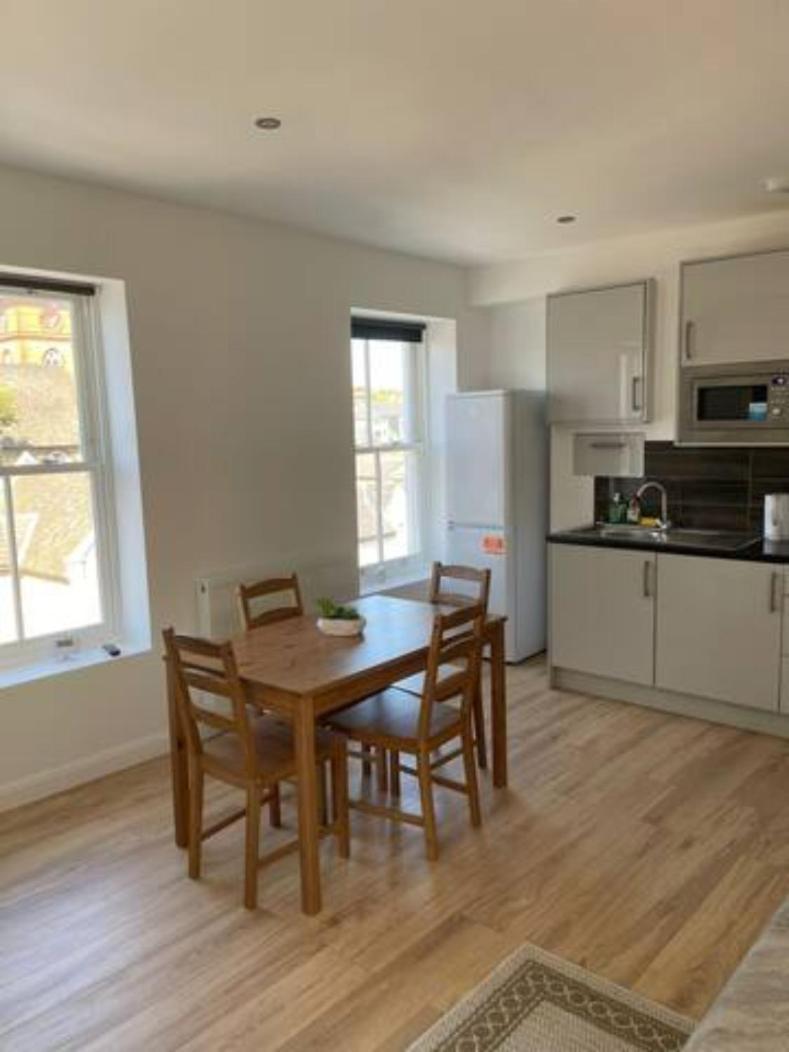 Apartment Battersea Central Flat For 4 15 Mins To Eye/power Station Bs4 London