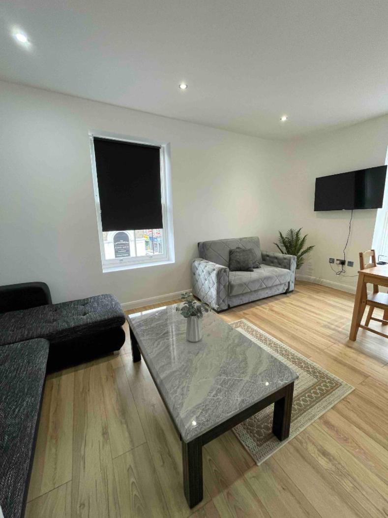 Battersea Central Flat For 4 15 Mins To Eye/power Station Bs4 Apartment