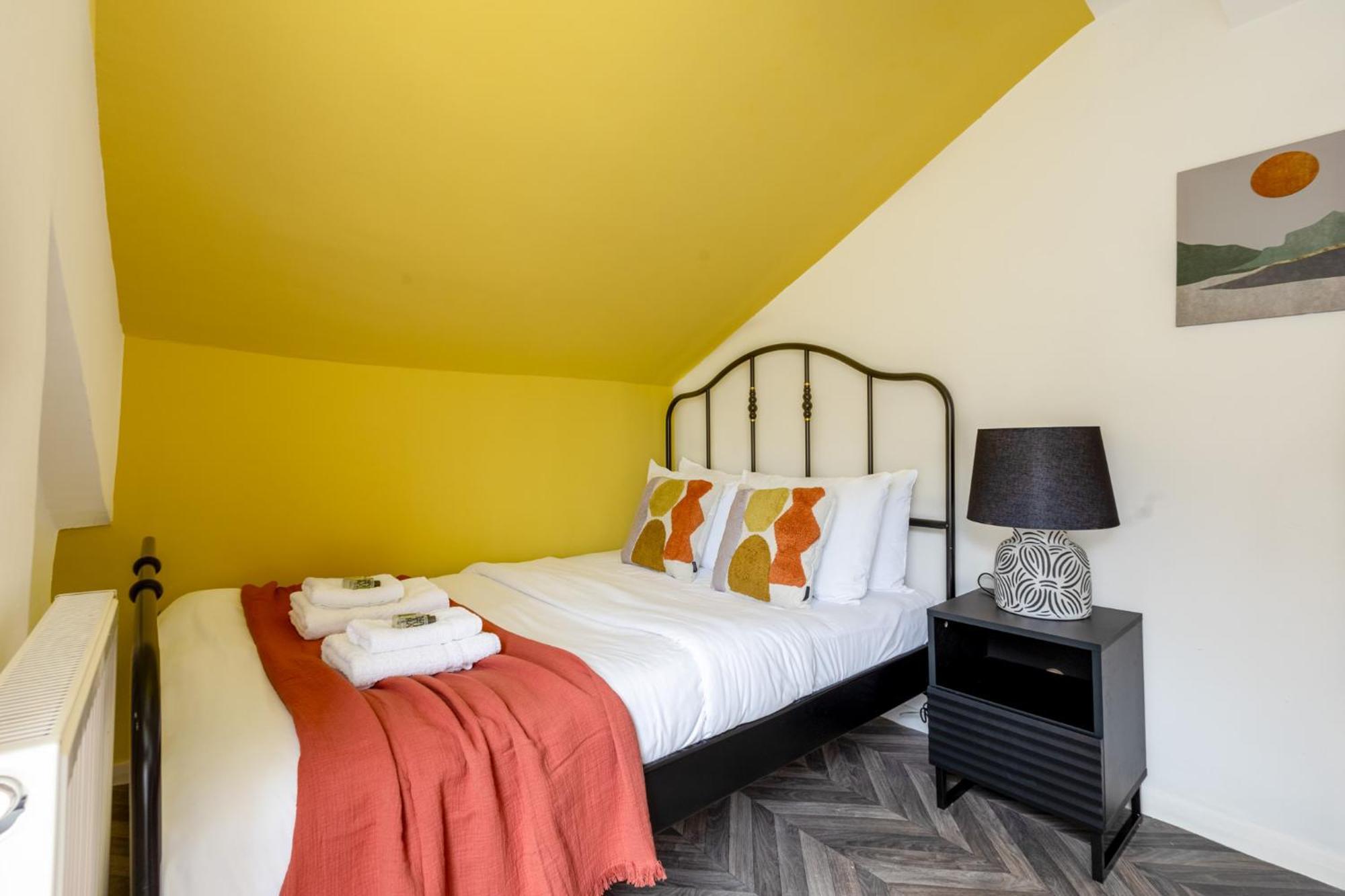 Apartment Peacefully Set 2level 2br Btw Brixton & Camberwell London
