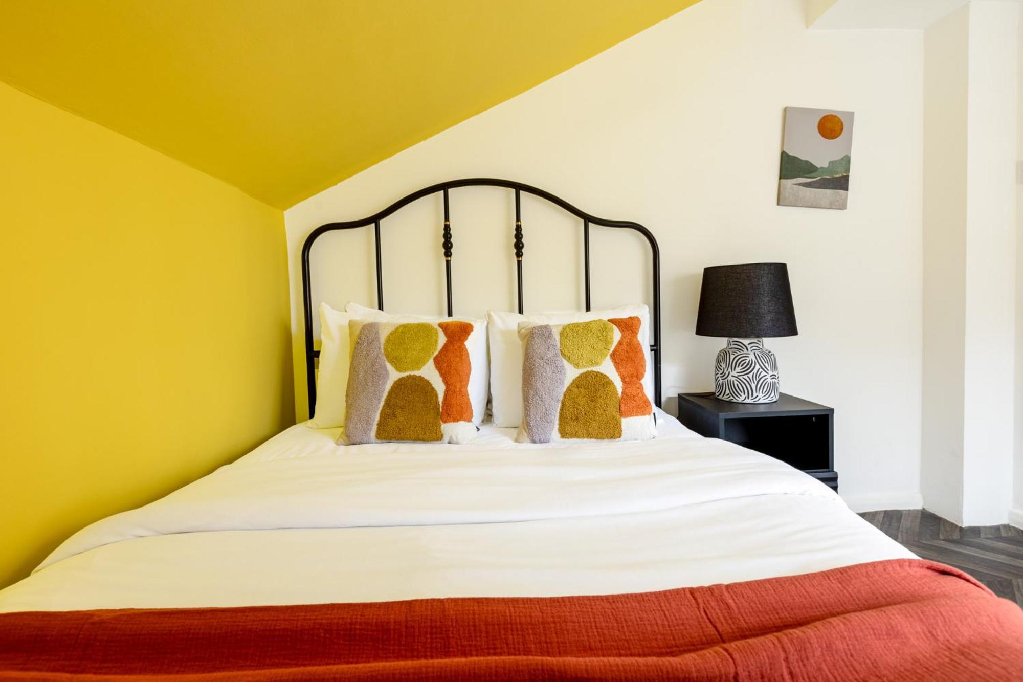 Peacefully Set 2level 2br Btw Brixton & Camberwell London