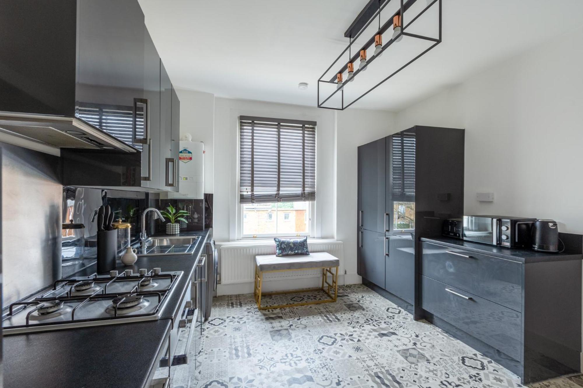 Peacefully Set 2level 2br Btw Brixton & Camberwell Apartment *