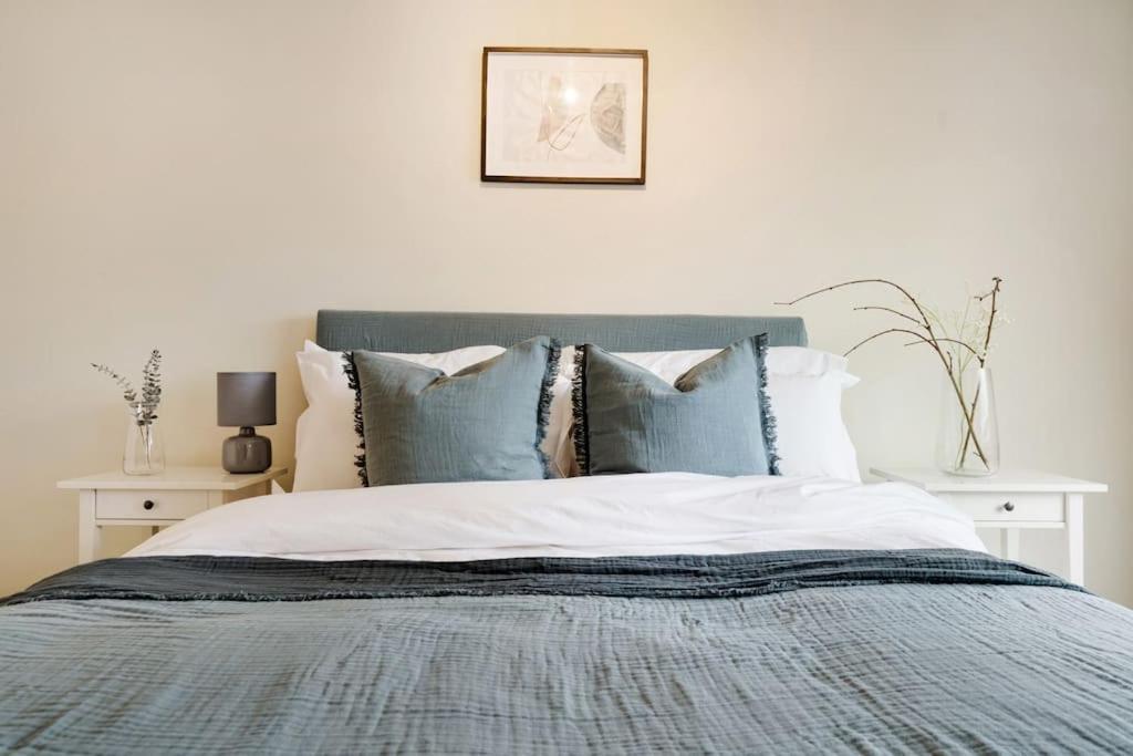 The Camden Bright & Beautiful 2-bed Retreat Leilighet London