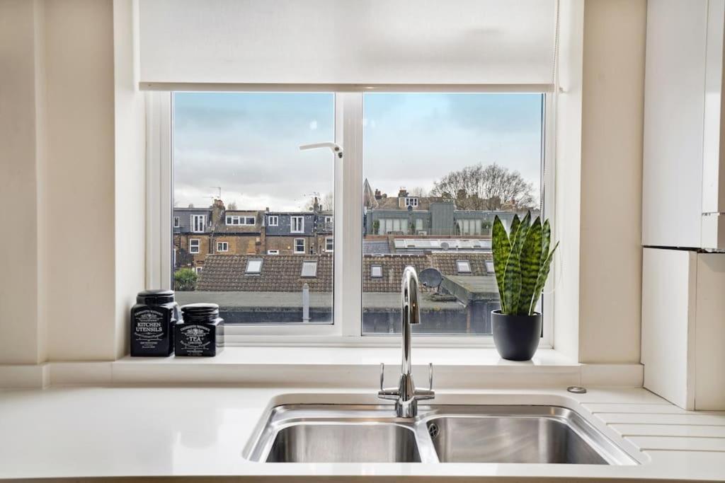 The Camden Bright & Beautiful 2-bed Retreat Leilighet