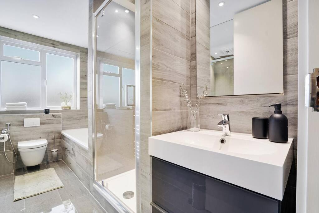 The Camden Bright & Beautiful 2-bed Retreat Leilighet *